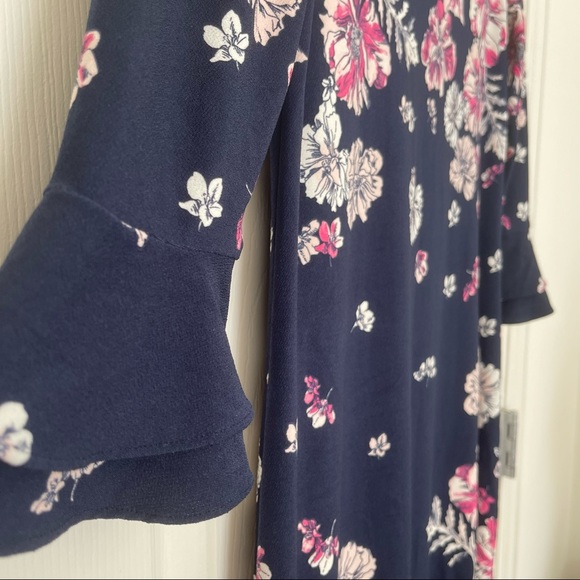 Floral print Charter Club petite shift dress with bell sleeves size small - Picture 6 of 7